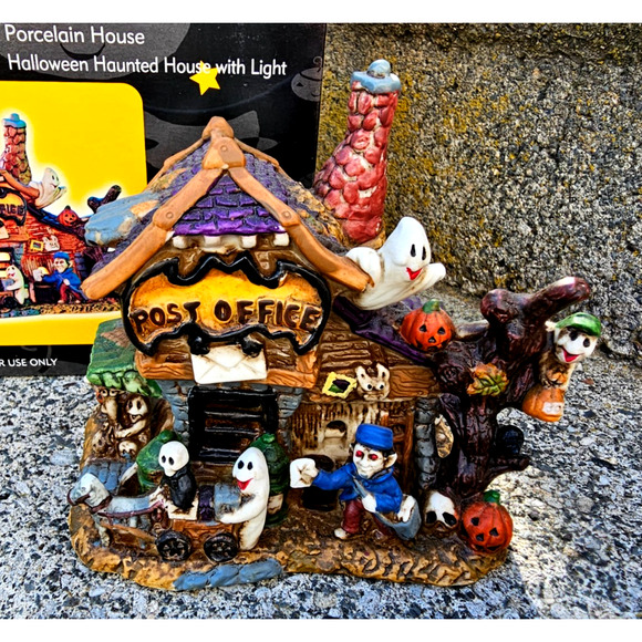 2002 Spooky Hollow POST OFFICE Lighted Halloween House Porcelain Figure - Picture 2 of 4